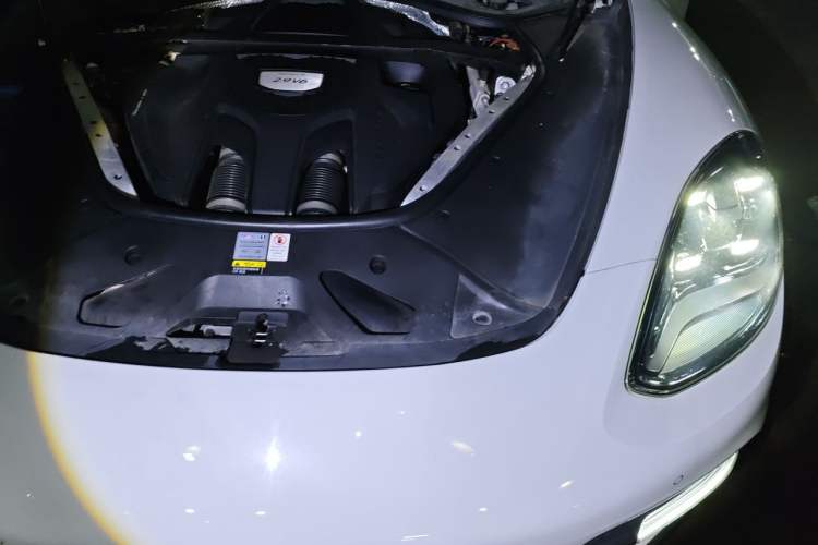 Used Porsche Panamera 2019 Panamera 2.9T Engine Bay Left