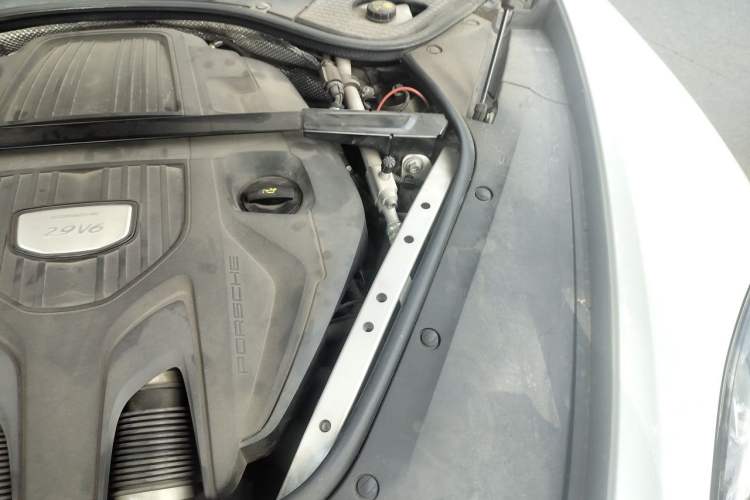 Used Porsche Panamera 2019 Panamera 2.9T Engine Bay Left