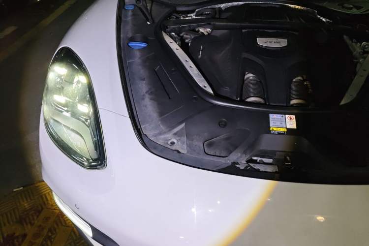 Used Porsche Panamera 2019 Panamera 2.9T Engine Bay Right