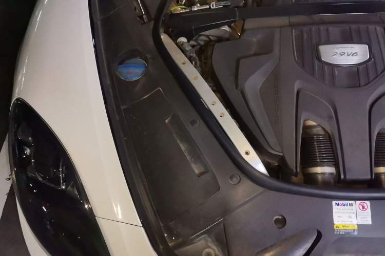Used Porsche Panamera 2019 Panamera 2.9T Engine Bay Right