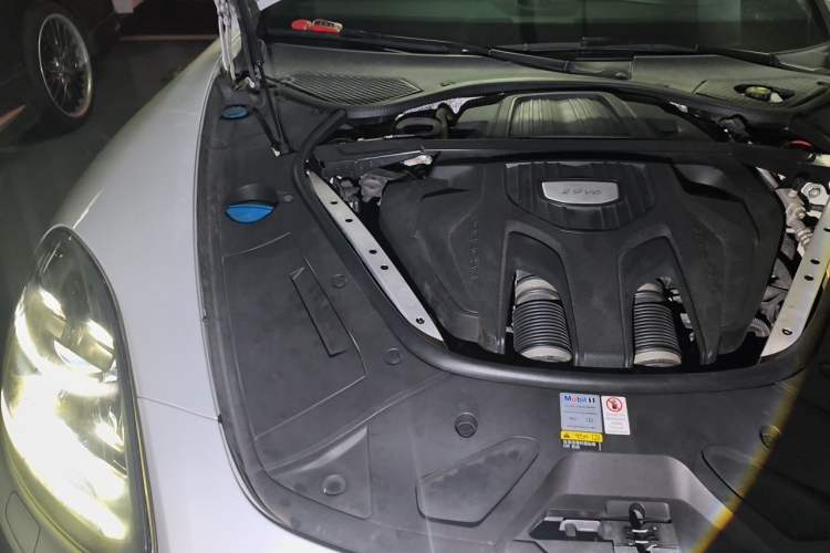 Used Porsche Panamera 2019 Panamera 2.9T Engine Bay Right