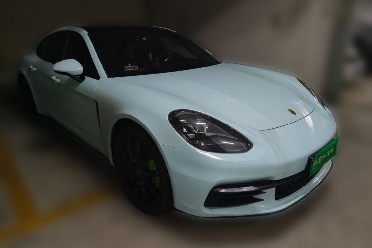 Used Porsche Panamera 2019 Panamera 2.9T Front Right 45 Deg