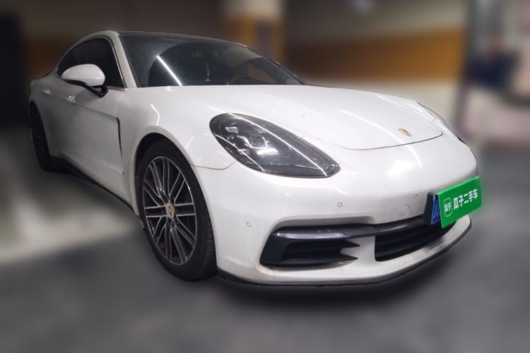Used Porsche Panamera 2019 Panamera 2.9T Front Right 45 Deg