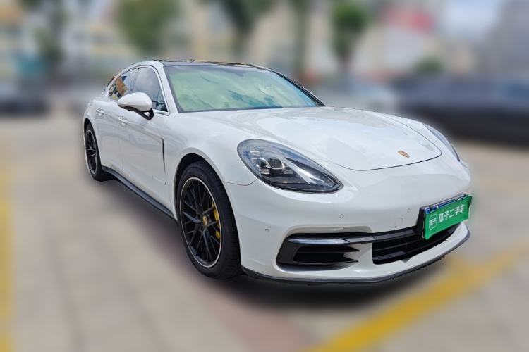 Used Porsche Panamera 2019 Panamera 2.9T Front Right 45 Deg