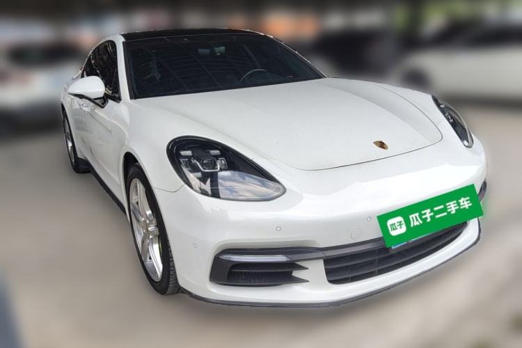 Used Porsche Panamera 2019 Panamera 2.9T Front Right 45 Deg