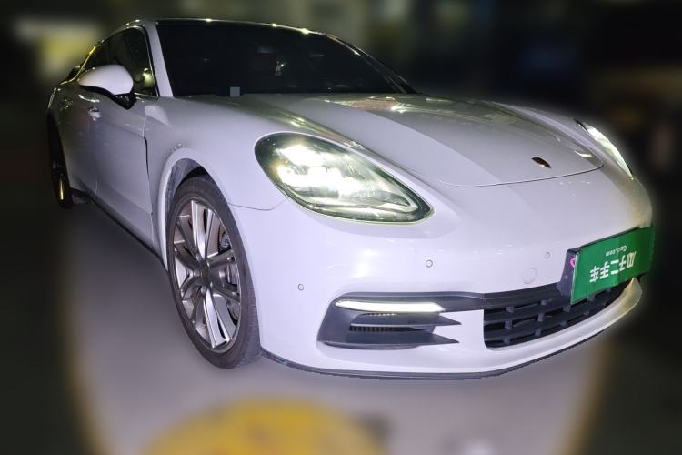 Used Porsche Panamera 2019 Panamera 2.9T Front Right 45 Deg
