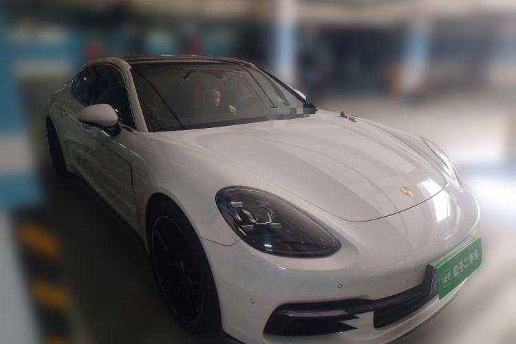 Used Porsche Panamera 2019 Panamera 2.9T Front Right 45 Deg