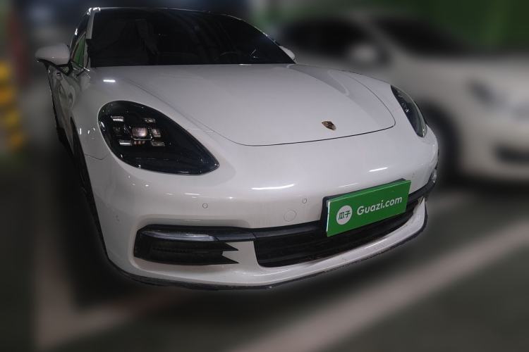 Used Porsche Panamera 2019 Panamera 2.9T Front Right 45 Deg