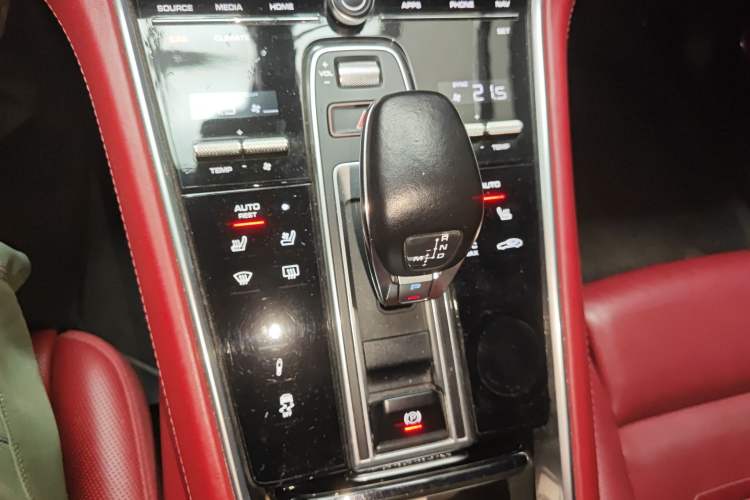 Used Porsche Panamera 2019 Panamera Executive Long Wheelbase 2.9T Gear Lever