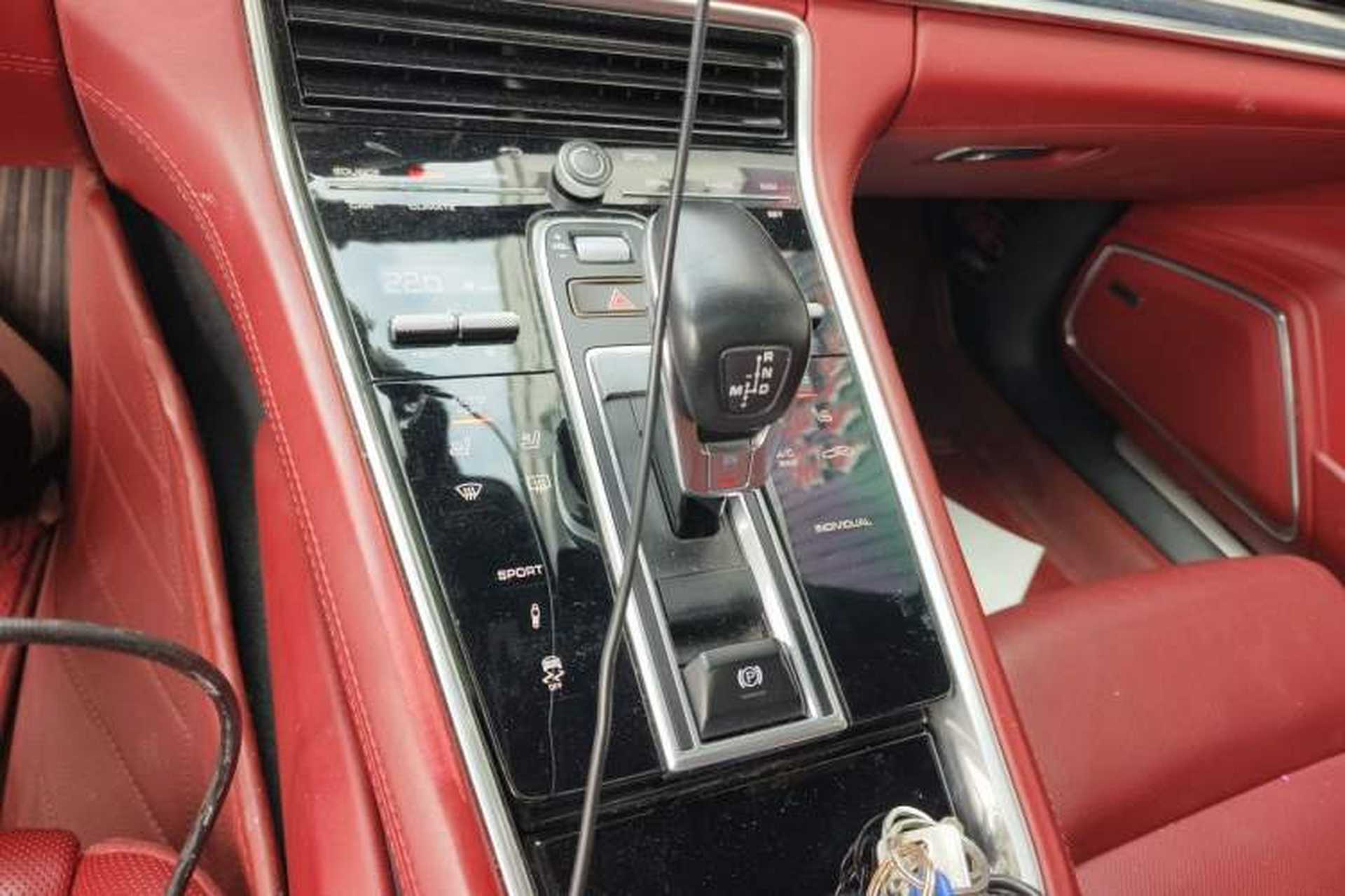 Used Porsche Panamera 2019 Panamera 4 Executive Long Wheelbase 2.9T Gear Lever