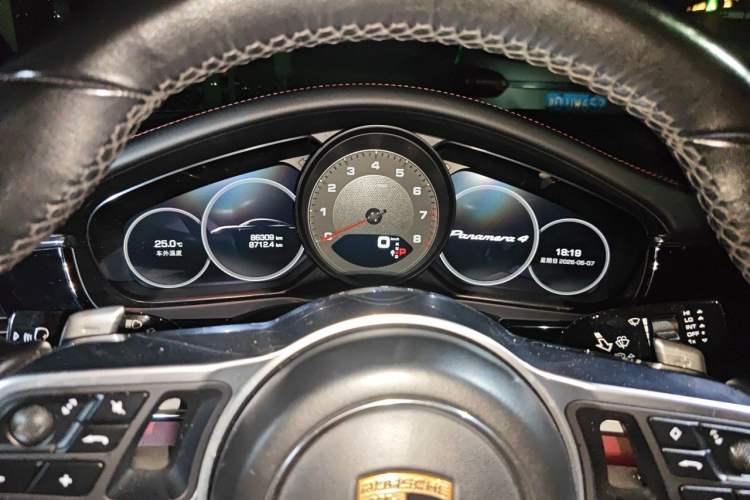 Used Porsche Panamera 2019 Panamera 4 Executive Long Wheelbase 2.9T Instrument Cluster
