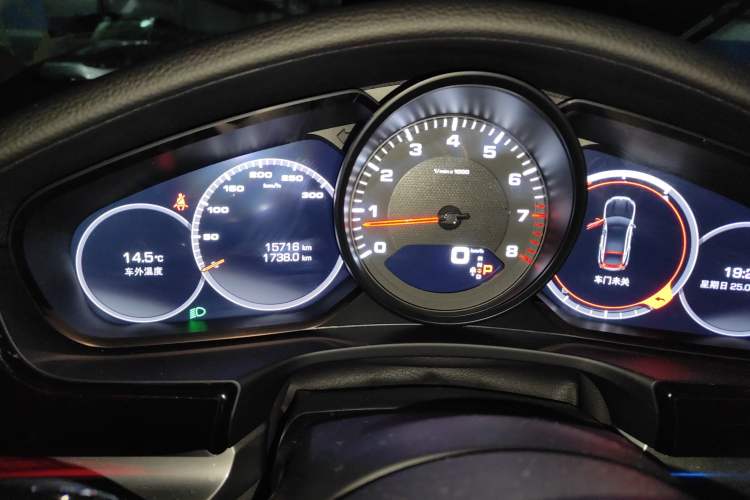 Used Porsche Panamera 2019 Panamera 4 Executive Long Wheelbase 2.9T Instrument Cluster