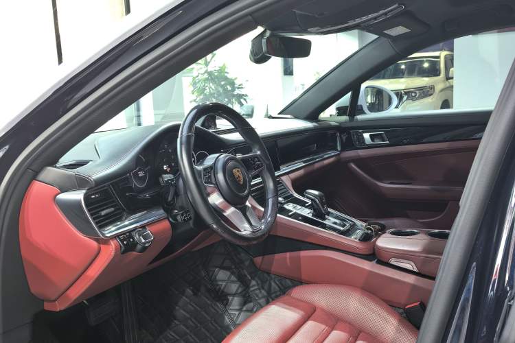 Used Porsche Panamera 2019 Panamera 2.9T Interior 3