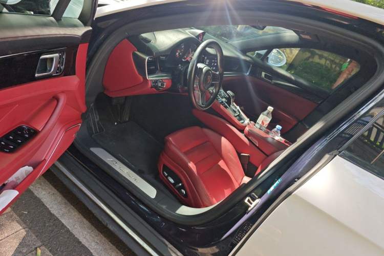 Used Porsche Panamera 2019 Panamera Executive Long Wheelbase 2.9T Left Front Seat