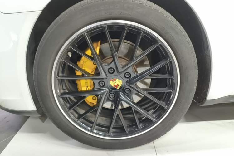 Used Porsche Panamera 2019 Panamera 2.9T Left Front Wheel Hub