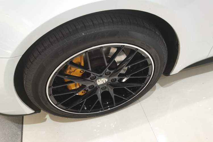 Used Porsche Panamera 2019 Panamera 2.9T Left Front Wheel Hub