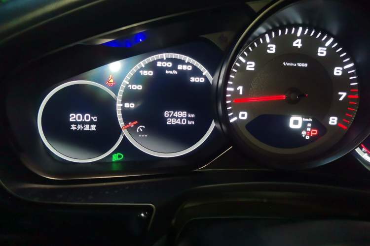 Used Porsche Panamera 2019 Panamera 2.9T Odometer Close Up