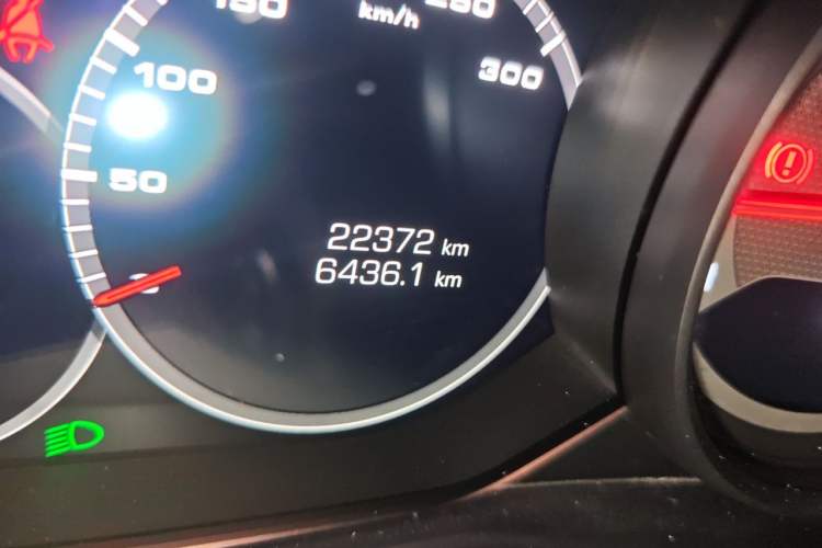 Used Porsche Panamera 2019 Panamera 2.9T Odometer Close Up