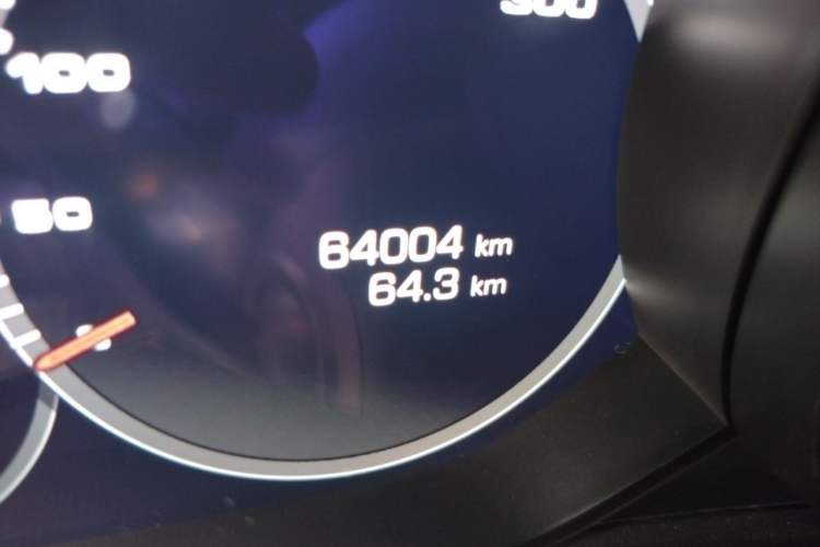 Used Porsche Panamera 2019 Panamera 2.9T Odometer Close Up