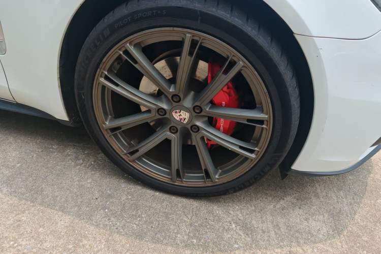Used Porsche Panamera 2019 Panamera 4 Executive Long Wheelbase 2.9T Right Front Wheel Hub