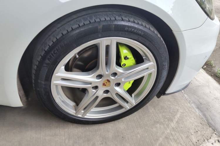 Used Porsche Panamera 2019 Panamera 2.9T Right Front Wheel Hub