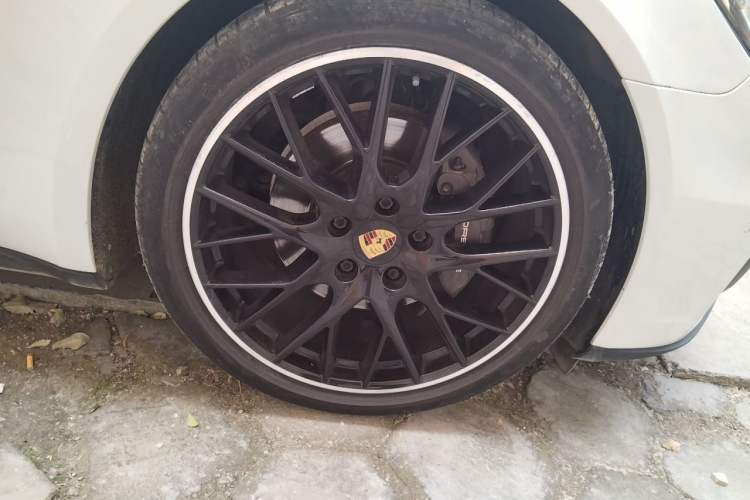 Used Porsche Panamera 2019 Panamera Executive Long Wheelbase 2.9T Right Front Wheel Hub