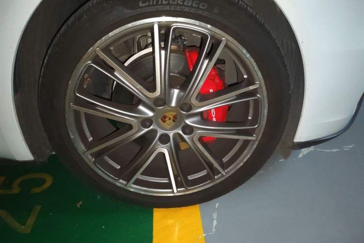 Used Porsche Panamera 2019 Panamera 4 Executive Long Wheelbase 2.9T Right Front Wheel Hub
