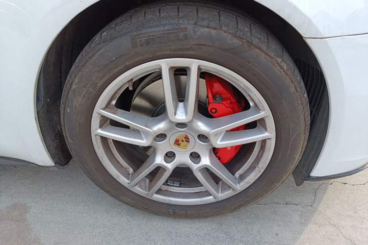 Used Porsche Panamera 2019 Panamera 2.9T Right Front Wheel Hub