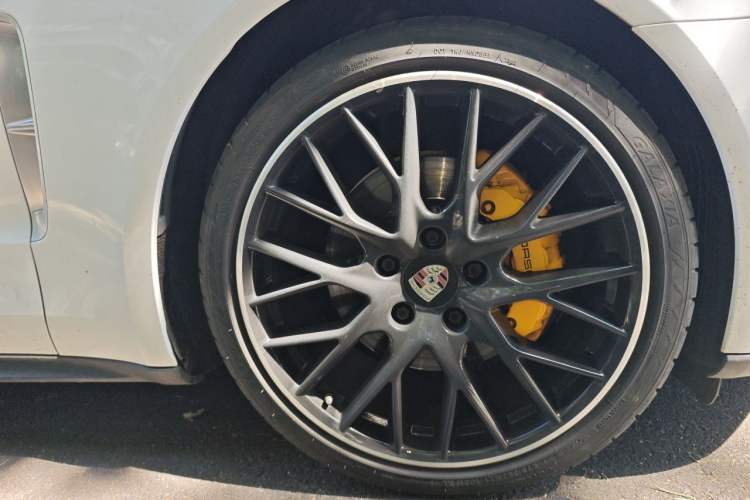 Used Porsche Panamera 2019 Panamera Executive Long Wheelbase 2.9T Right Front Wheel Hub