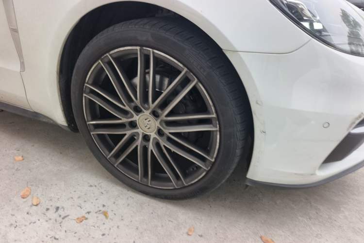 Used Porsche Panamera 2019 Panamera 4 Executive Long Wheelbase 2.9T Right Front Wheel Hub