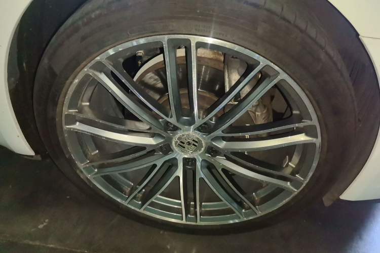 Used Porsche Panamera 2019 Panamera 2.9T Right Front Wheel Hub