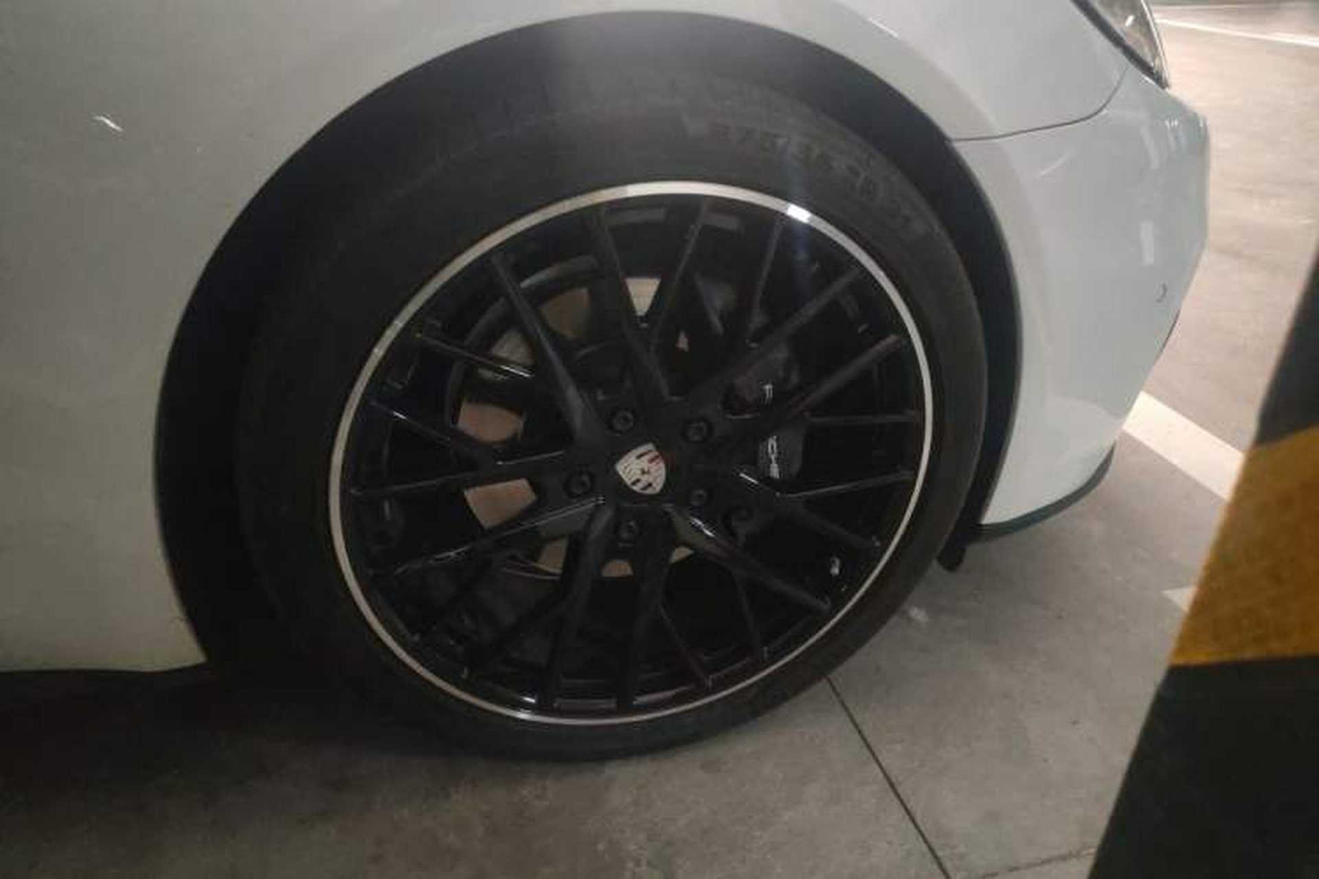Used Porsche Panamera 2019 Panamera 2.9T Right Front Wheel Hub