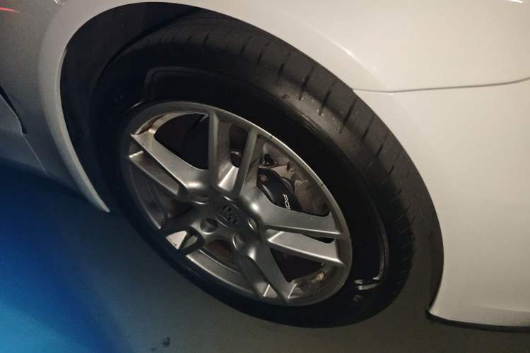 Used Porsche Panamera 2019 Panamera 2.9T Right Front Wheel Hub