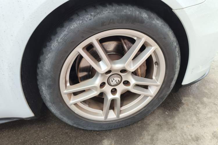 Used Porsche Panamera 2019 Panamera 4 Executive Long Wheelbase 2.9T Right Front Wheel Hub