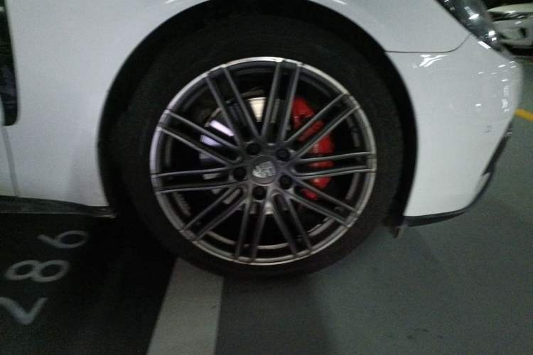 Used Porsche Panamera 2019 Panamera 2.9T Right Front Wheel Hub
