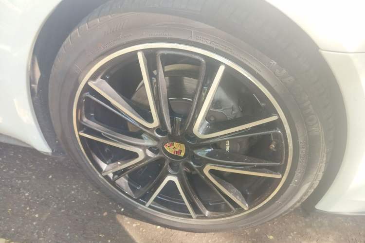 Used Porsche Panamera 2019 Panamera 2.9T Right Front Wheel Hub