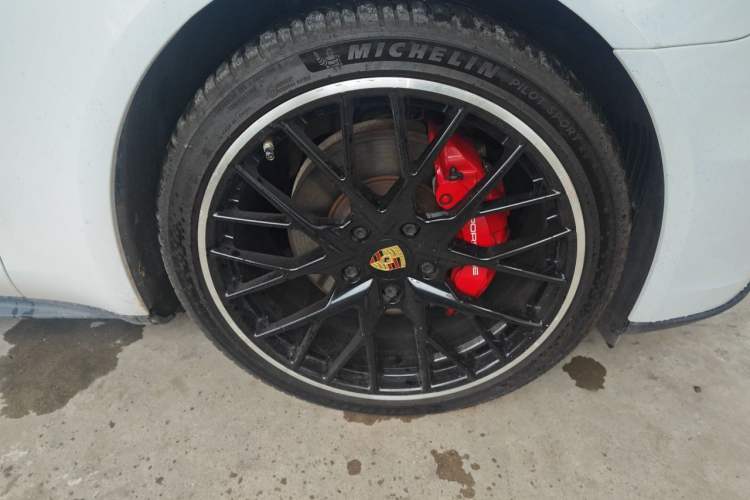 Used Porsche Panamera 2019 Panamera 2.9T Right Front Wheel Hub