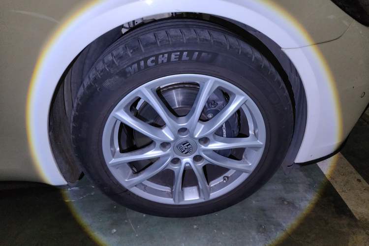 Used Porsche Panamera 2019 Panamera 4 Executive Long Wheelbase 2.9T Right Front Wheel Hub