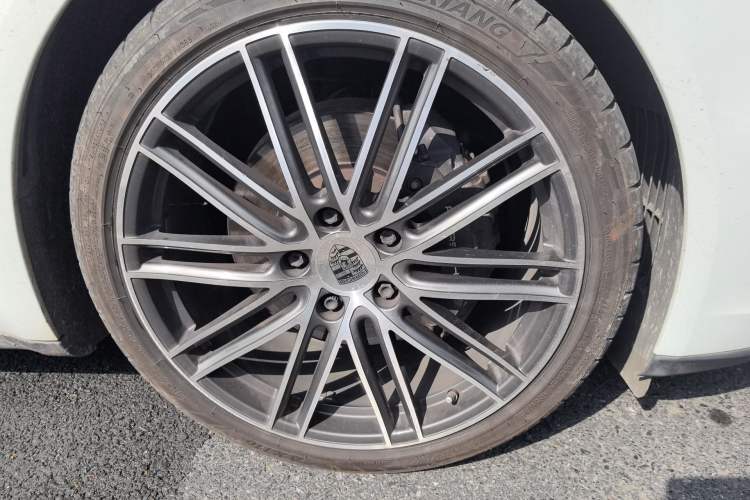 Used Porsche Panamera 2019 Panamera 4 Executive Long Wheelbase 2.9T Right Front Wheel Hub