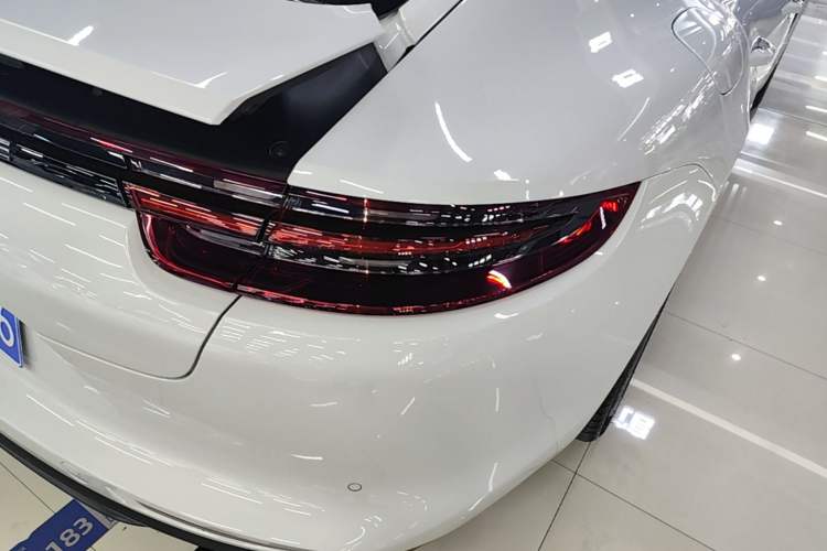 Used Porsche Panamera 2019 Panamera 2.9T Right Rear Taillight