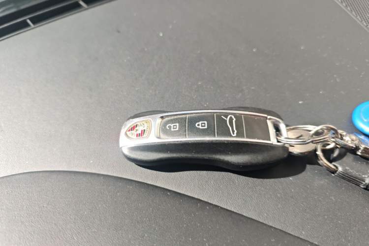 Used Porsche Panamera 2019 Panamera Executive Long Wheelbase 2.9T Vehicle Key