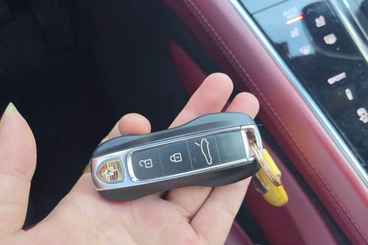 Used Porsche Panamera 2019 Panamera 4 Executive Long Wheelbase 2.9T Vehicle Key