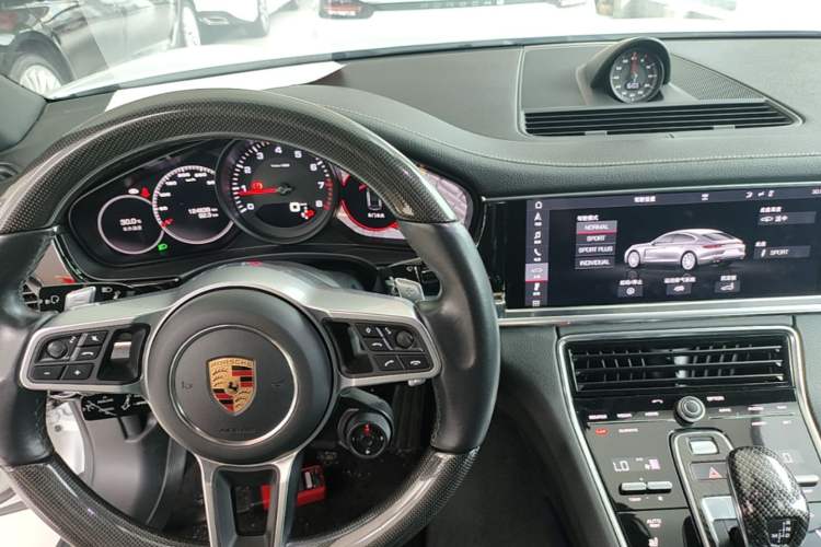 Used Porsche Panamera 2020 Panamera 10th Anniversary Edition 2.9T Center Console