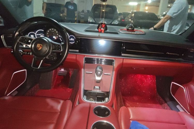 Used Porsche Panamera 2020 Panamera 10th Anniversary Edition 2.9T Center Console