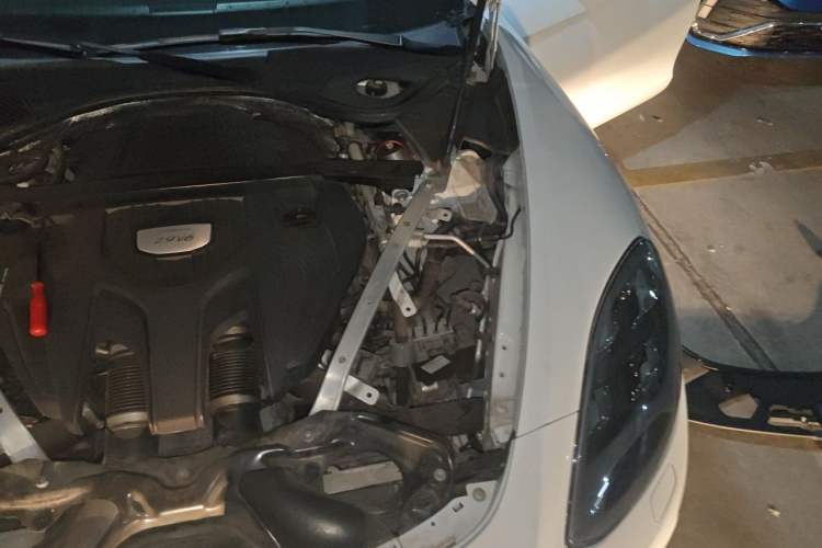 Used Porsche Panamera 2020 Panamera 10th Anniversary Edition 2.9T Engine Bay Left