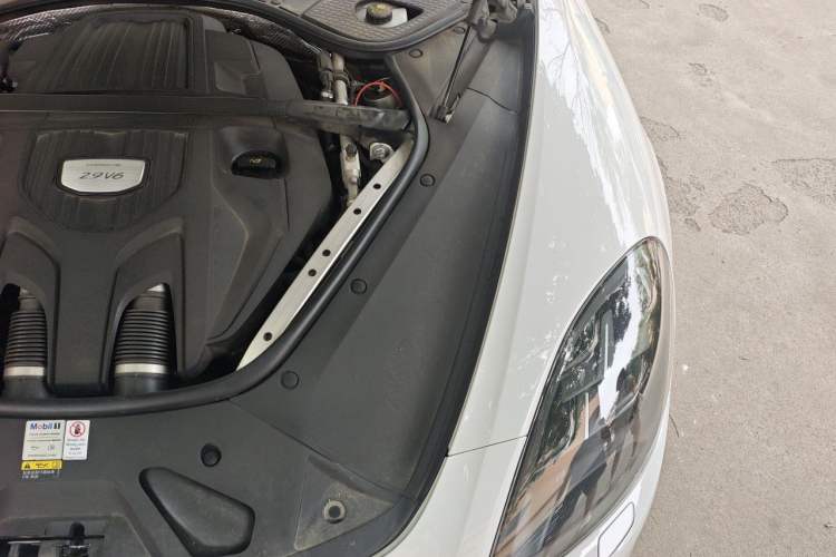Used Porsche Panamera 2020 Panamera 10th Anniversary Edition 2.9T Engine Bay Left