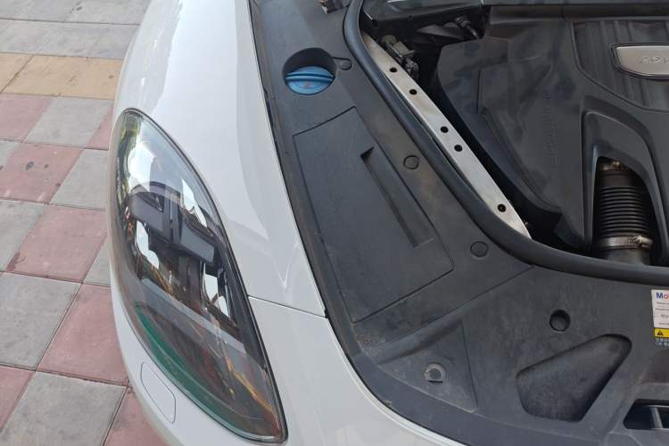 Used Porsche Panamera 2020 Panamera 10th Anniversary Edition 2.9T Engine Bay Right