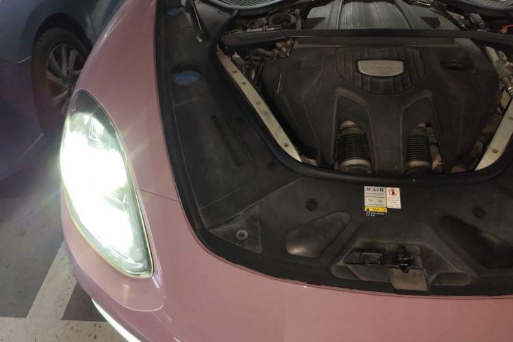 Used Porsche Panamera 2020 Panamera 10th Anniversary Edition 2.9T Engine Bay Right