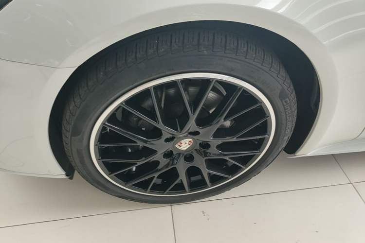 Used Porsche Panamera 2020 Panamera 10th Anniversary Edition 2.9T Left Front Wheel Hub