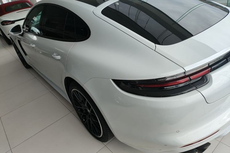 Used Porsche Panamera 2020 Panamera 10th Anniversary Edition 2.9T Rear Left 45 Deg